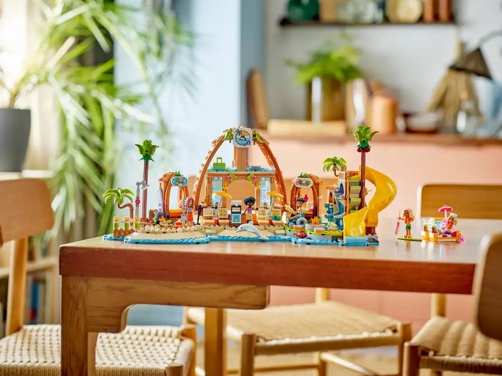 LEGO Friends - Family Vacation Beach Resort