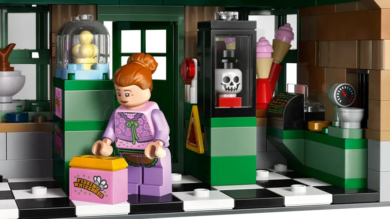 LEGO Harry Potter Hogsmeade™ Village – Collectors' Edition