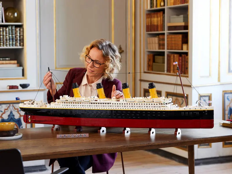 LEGO Icons Titanic-Bricking Lebanon