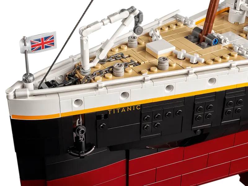 LEGO Icons Titanic-Bricking Lebanon