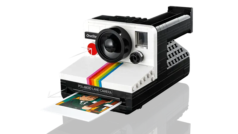 LEGO Ideas Polaroid OneStep SX-70 Camera-Bricking Lebanon