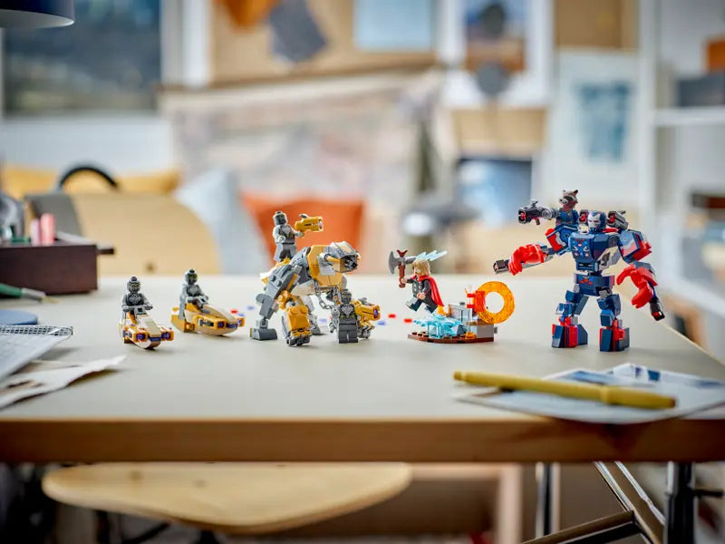 LEGO Marvel Super Heroes Avengers: Endgame Thor vs. Chitauri