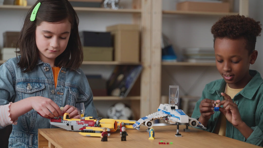 LEGO Star Wars - New Republic E-Wing vs. Shin Hati’s Starfighter - 75364