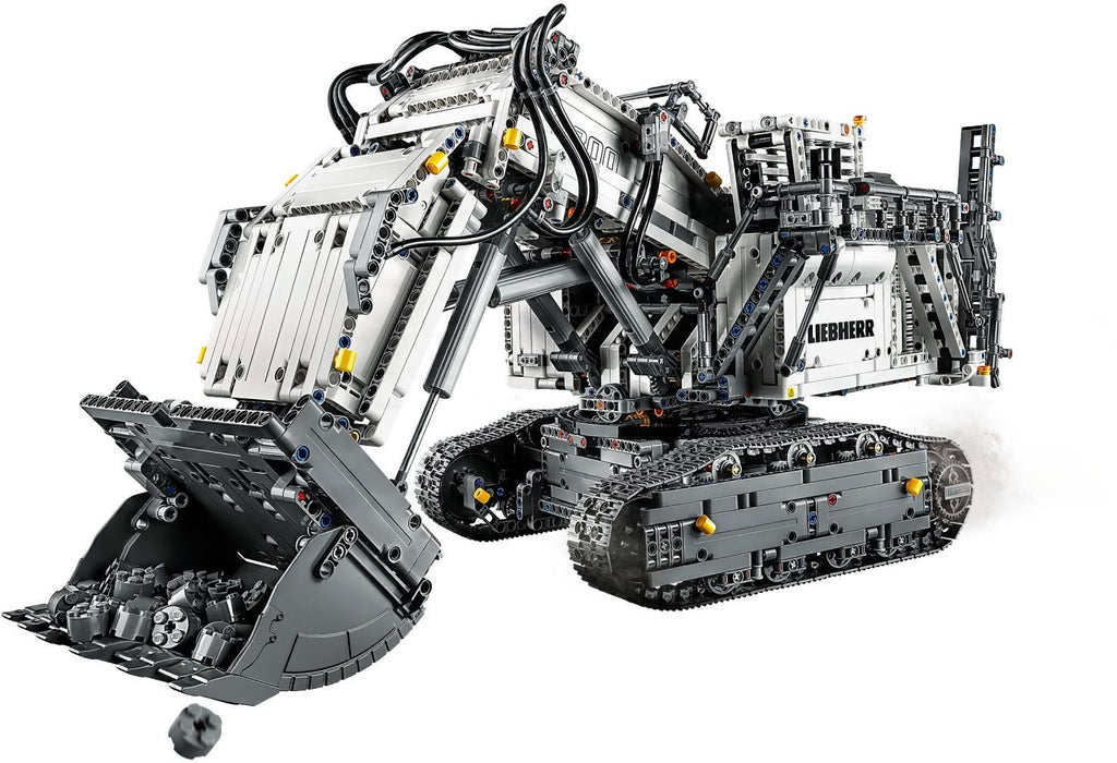LEGO Technic Liebherr R 9800 in Factory Box (Released 2019) 42100